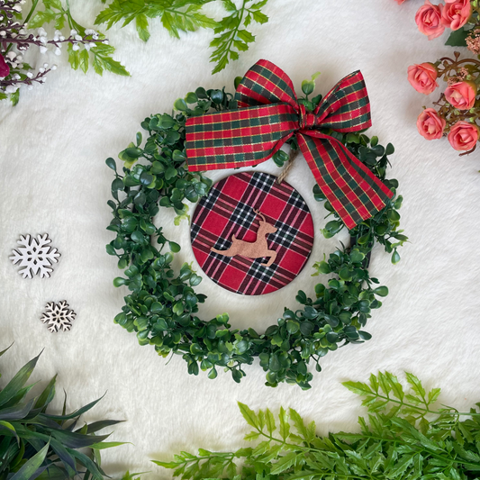 Reindeer, Leaves and Bow Beautiful Christmas Wreath Ring
