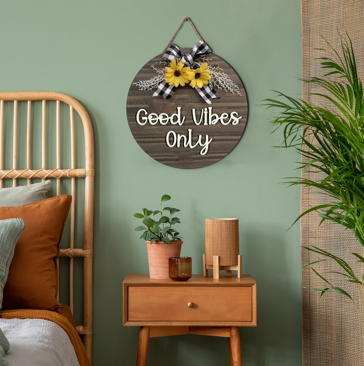 Good Vibes Only Wall Hanging Round Wooden Decorative Frame Board Plaque Art