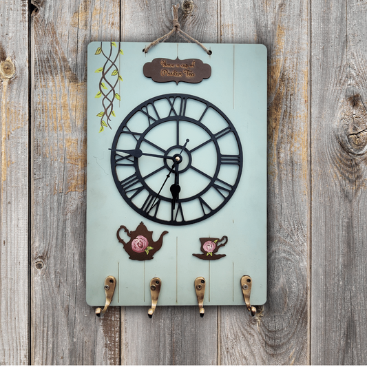 Vintage Clock With 4 Key Holders Wooden Wall Décor