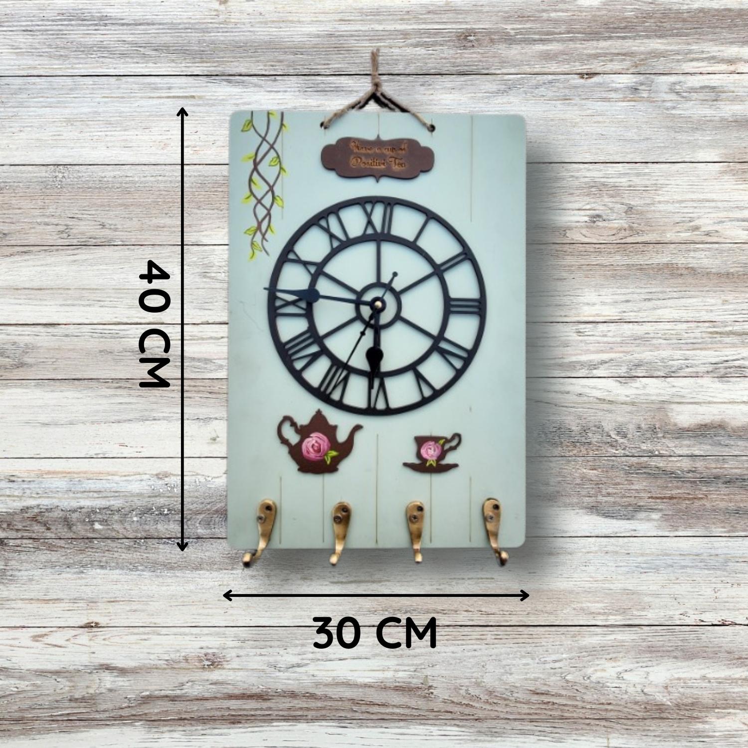 Vintage Clock With 4 Key Holders Wooden Wall Décor