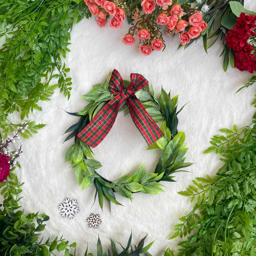 Leaves and Bow Beautiful Christmas Wreath Ring